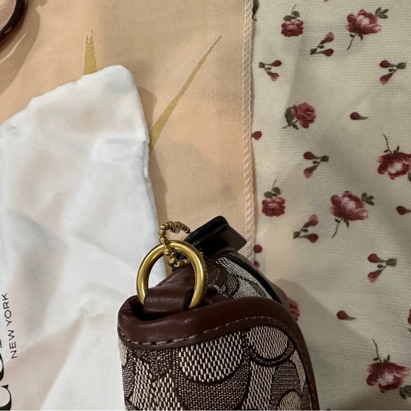 Coach Soho Series Pea Buns - Picture 8 of 8